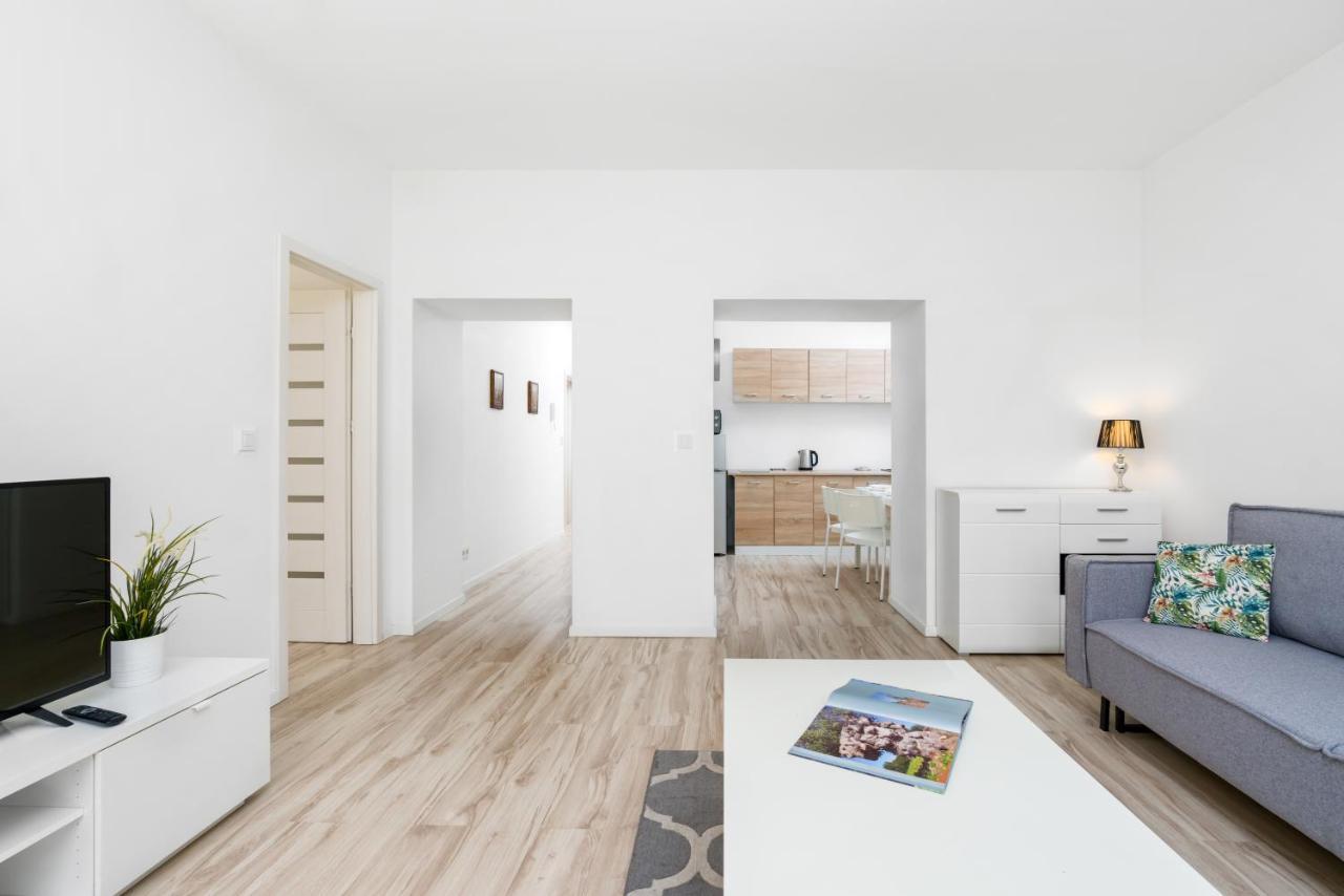 Apartment Wozna By Renters