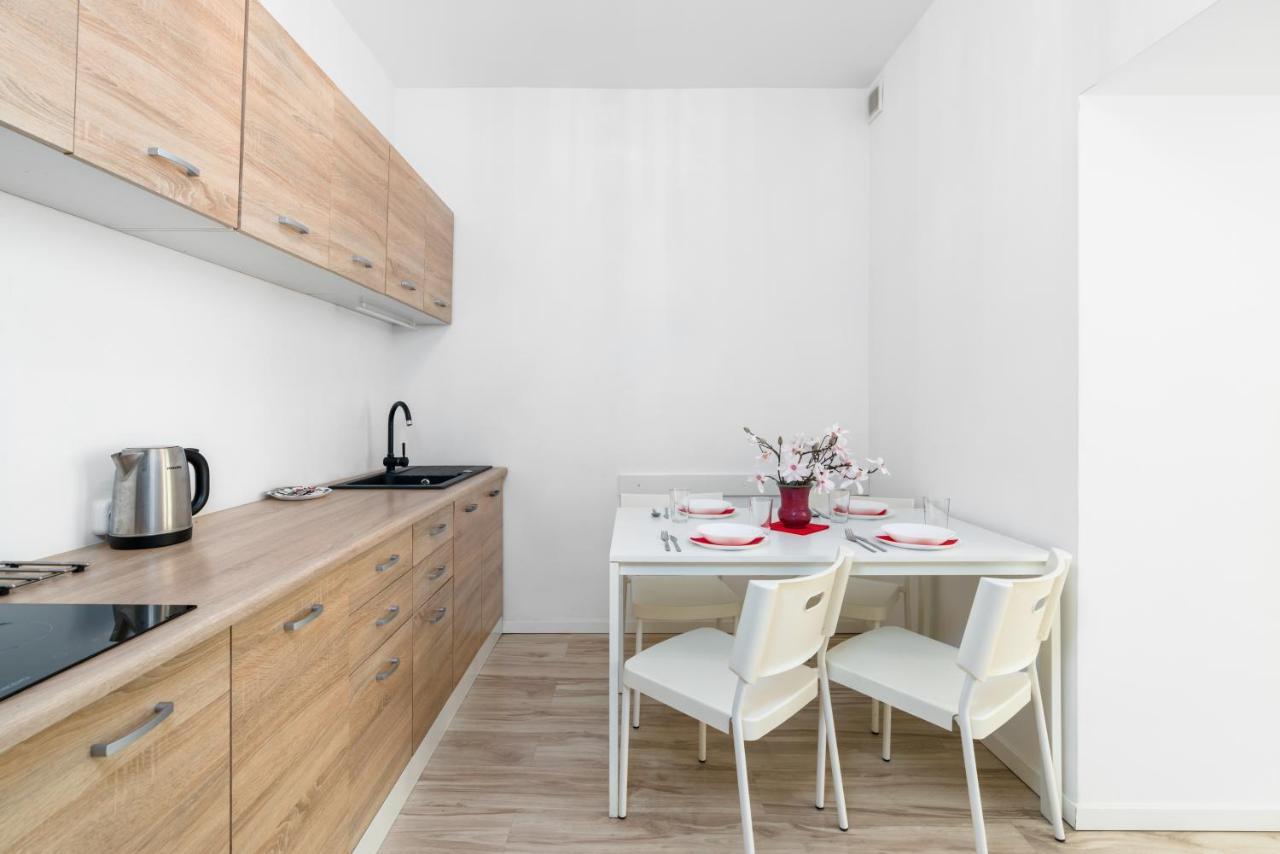Wozna By Renters Apartment